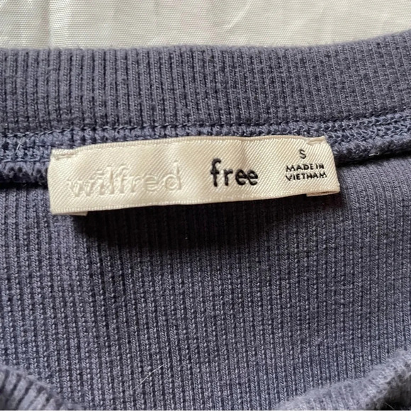 👚Wilfred Free by Aritzia  Dusty Blue Crop Top! Woman’s Size Small 👚 - Picture 8 of 11